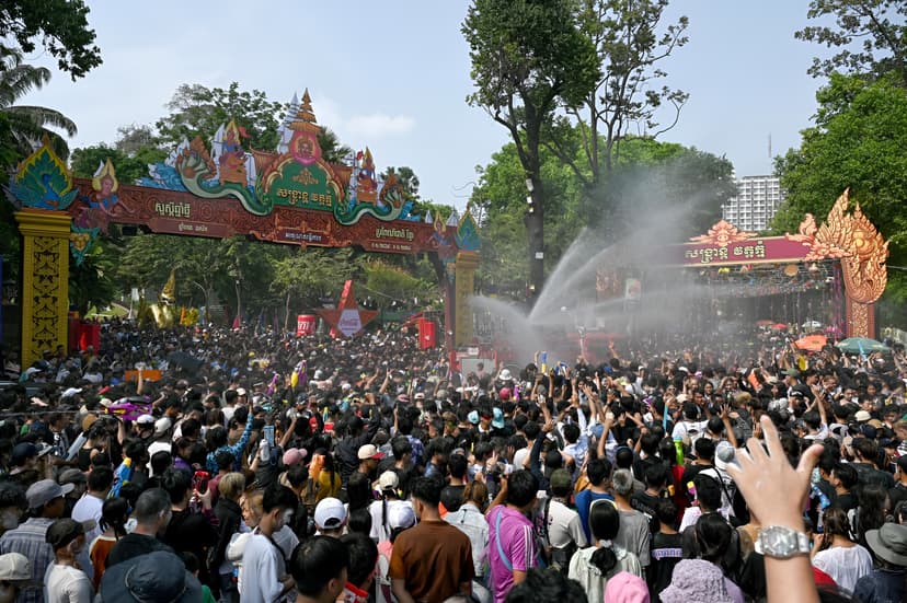 ดราม่า! ทัวร์ลงเขมรเคลมสงกรานต์ อ้างไทยอิจฉาเจ้าหญิงเจนณา — ภาพที่ 4