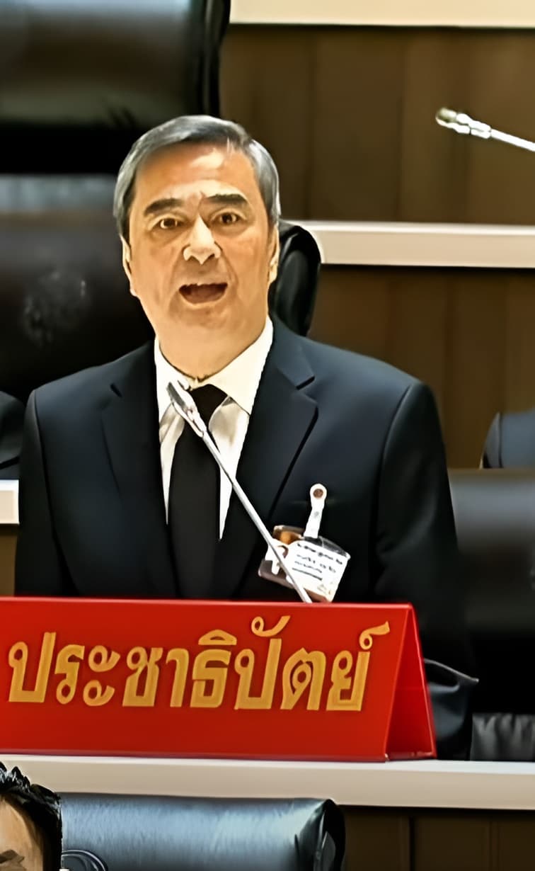 สภาเดือด! อภิสิทธิ์ฟาดรัฐบาล จี้ปมนายกเอื้อพวกพ้อง — ภาพที่ 2