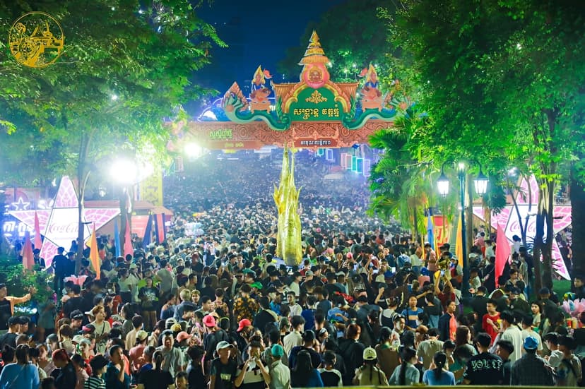 ช็อก! ฟ้าผ่ากลางวงสงกรานต์กัมพูชา ดับคาที่ — ภาพที่ 3