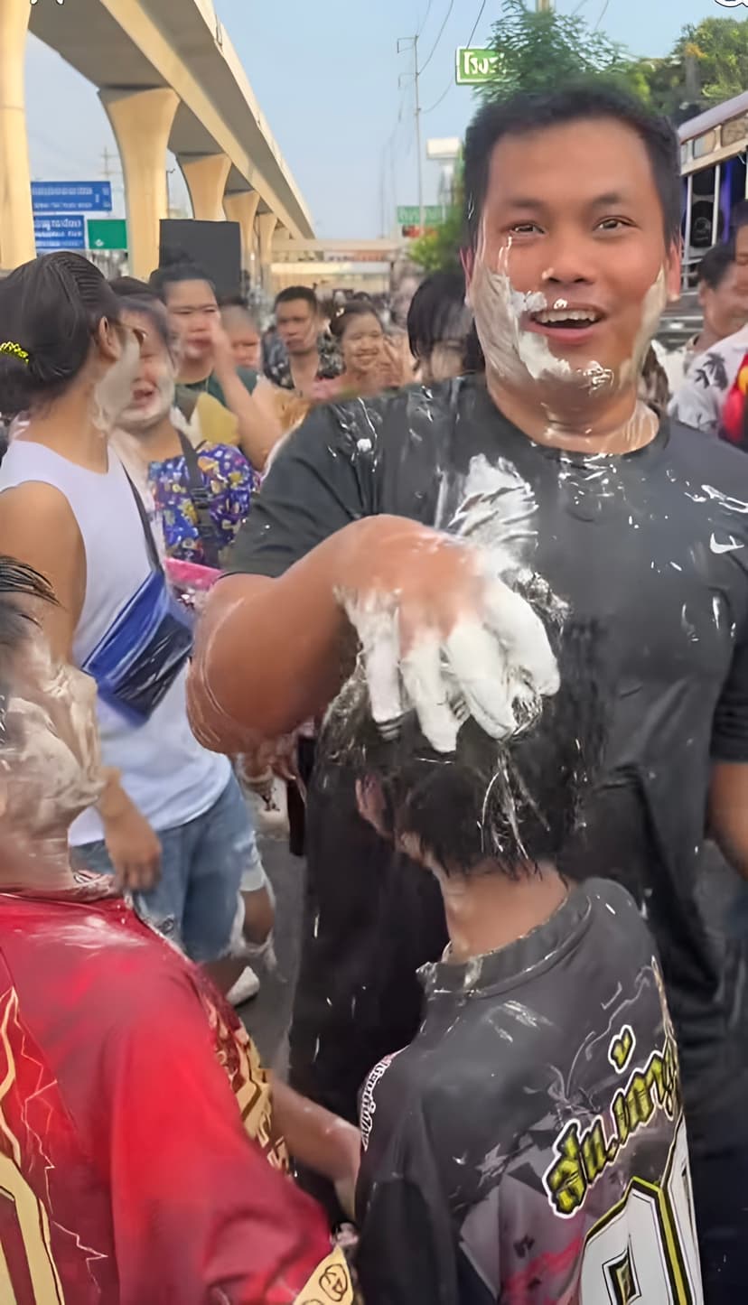 ช็อก! เหยื่อแฉ 'เบิร์ด' สาดผงตาหวิดบอด ไม่ใช่แป้งมัน? — ภาพที่ 3